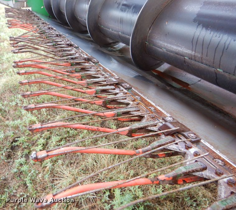 image for item LB9849 John Deere 930  rigid head