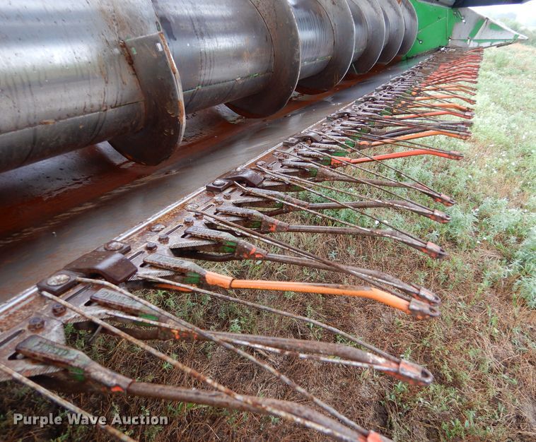 image for item LB9849 John Deere 930  rigid head