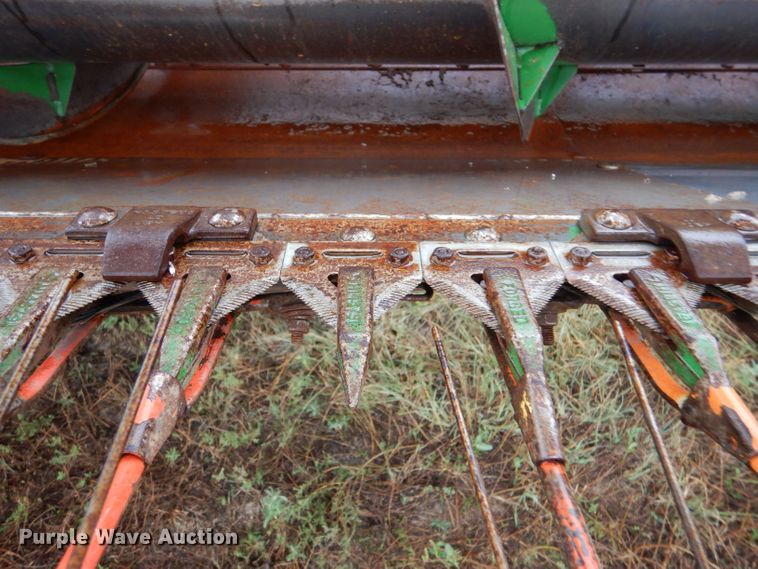 image for item LB9849 John Deere 930  rigid head