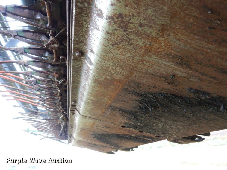 image for item LB9849 John Deere 930  rigid head