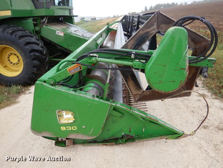 image for item LB9849 John Deere 930  rigid head