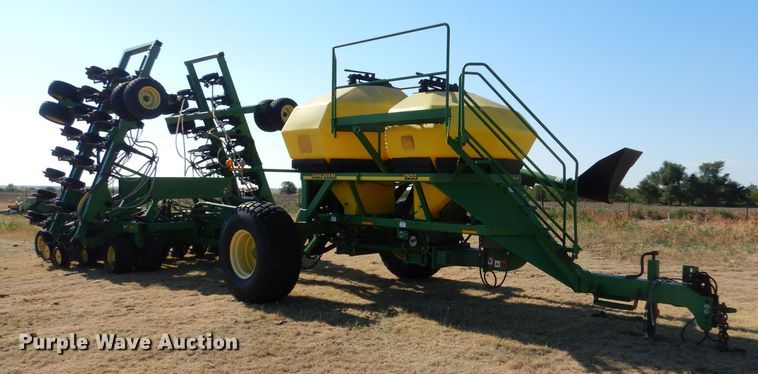 image for item LB9893 John Deere 1850  air seeder
