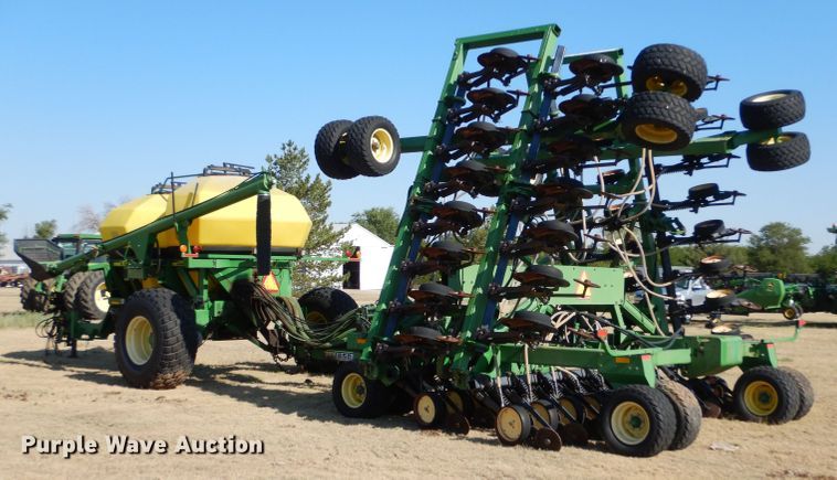 image for item LB9893 John Deere 1850  air seeder