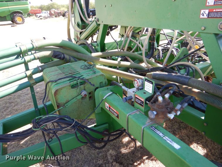 image for item LB9893 John Deere 1850  air seeder