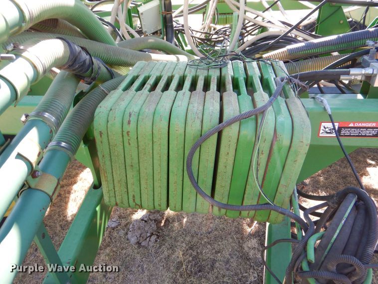image for item LB9893 John Deere 1850  air seeder
