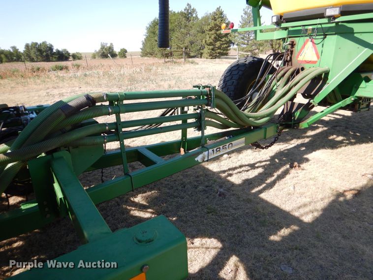 image for item LB9893 John Deere 1850  air seeder