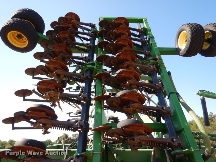 image for item LB9893 John Deere 1850  air seeder