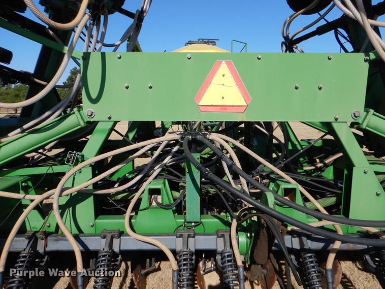 image for item LB9893 John Deere 1850  air seeder