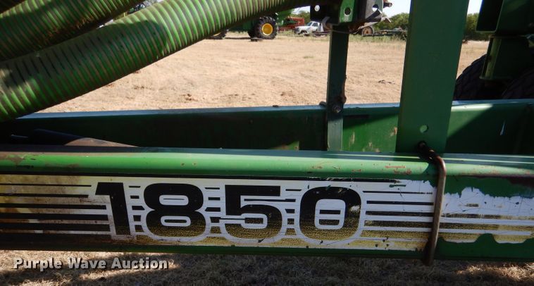 image for item LB9893 John Deere 1850  air seeder