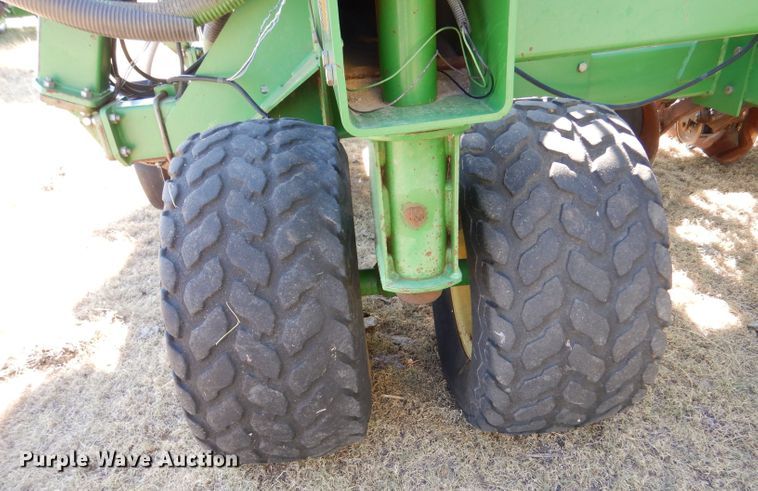 image for item LB9893 John Deere 1850  air seeder