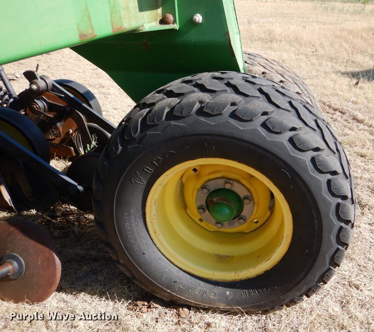 image for item LB9893 John Deere 1850  air seeder