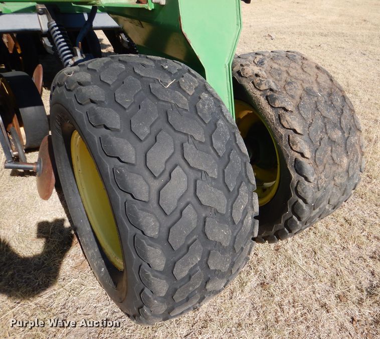 image for item LB9893 John Deere 1850  air seeder