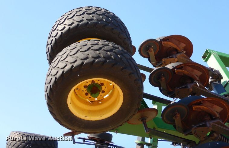 image for item LB9893 John Deere 1850  air seeder