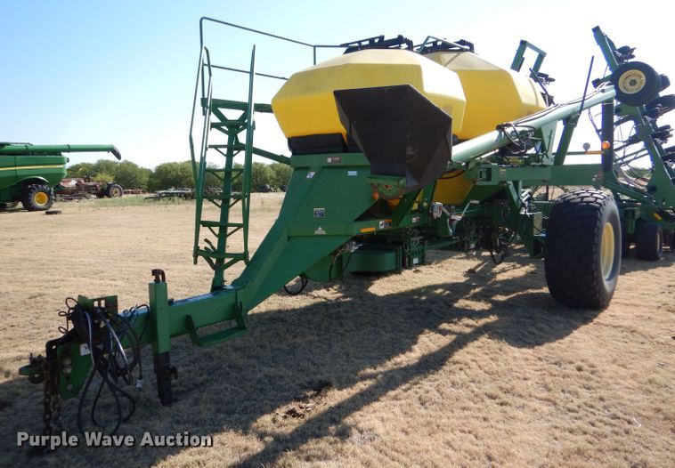 image for item LB9893 John Deere 1850  air seeder