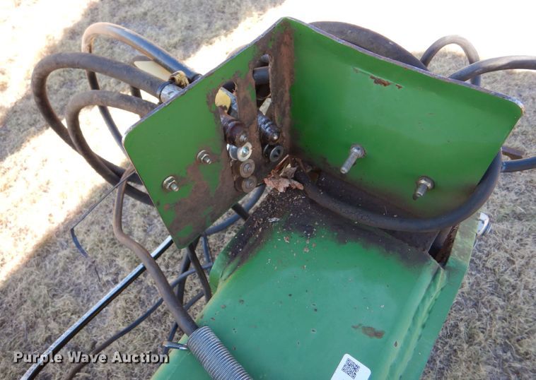 image for item LB9893 John Deere 1850  air seeder
