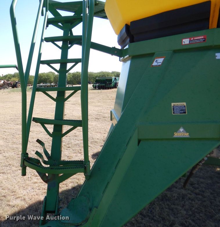 image for item LB9893 John Deere 1850  air seeder