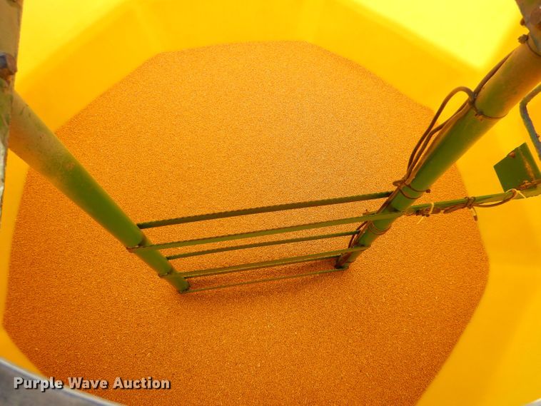 image for item LB9893 John Deere 1850  air seeder