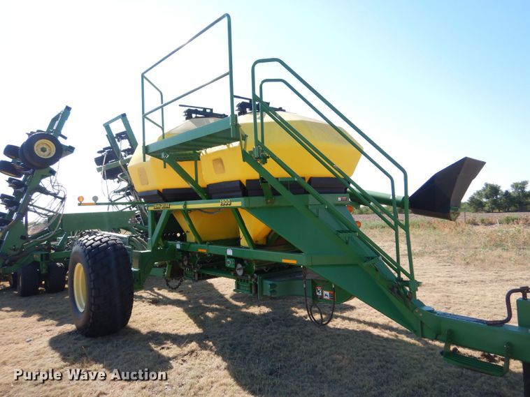image for item LB9893 John Deere 1850  air seeder
