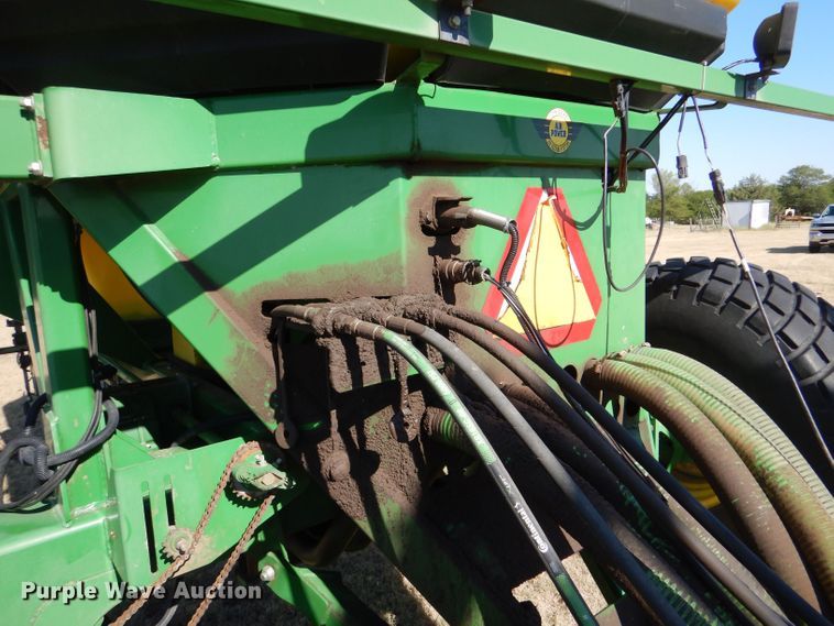 image for item LB9893 John Deere 1850  air seeder