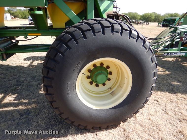 image for item LB9893 John Deere 1850  air seeder