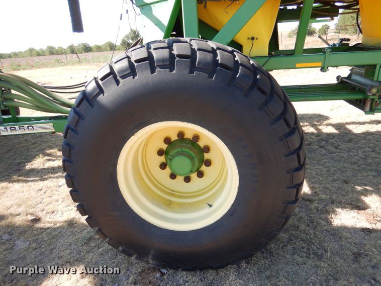 image for item LB9893 John Deere 1850  air seeder
