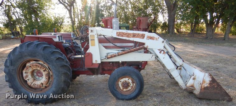 image for item LB9956 International 574  tractor