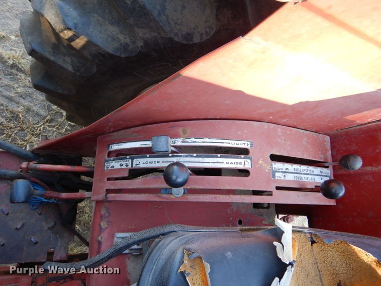 image for item LB9956 International 574  tractor