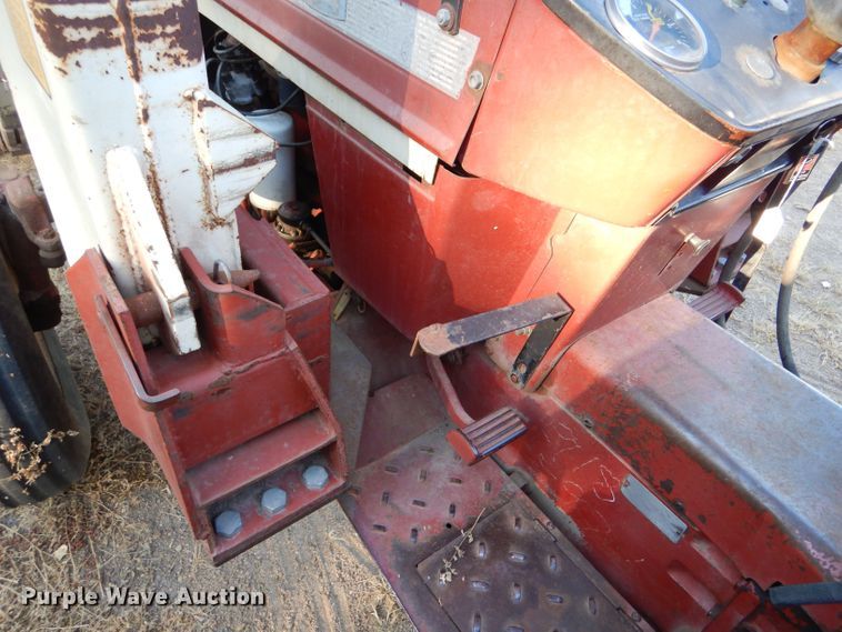 image for item LB9956 International 574  tractor