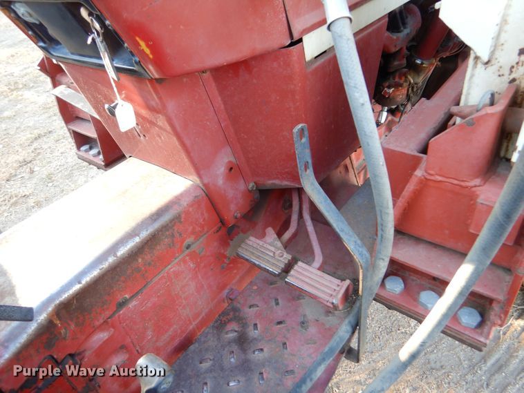 image for item LB9956 International 574  tractor