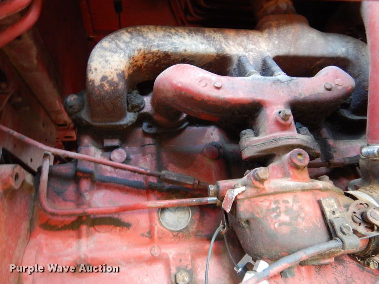 image for item LB9956 International 574  tractor