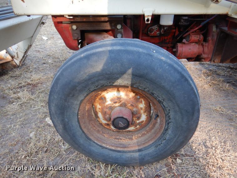 image for item LB9956 International 574  tractor