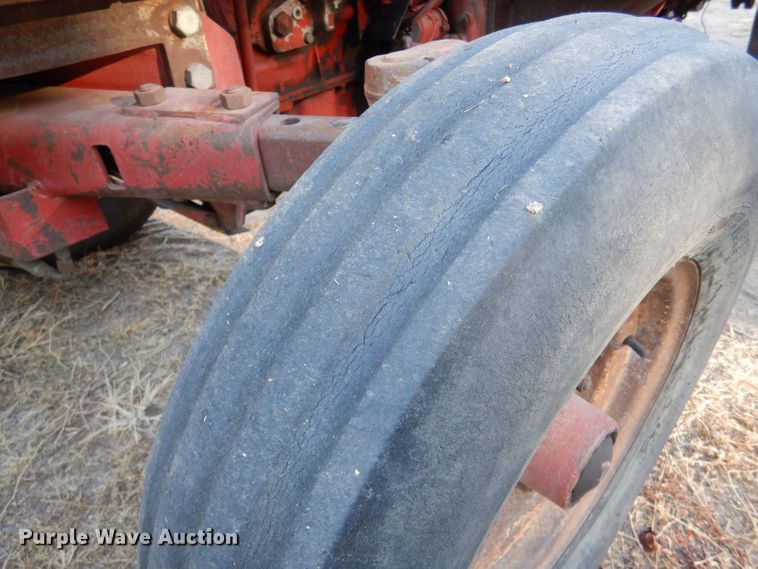 image for item LB9956 International 574  tractor