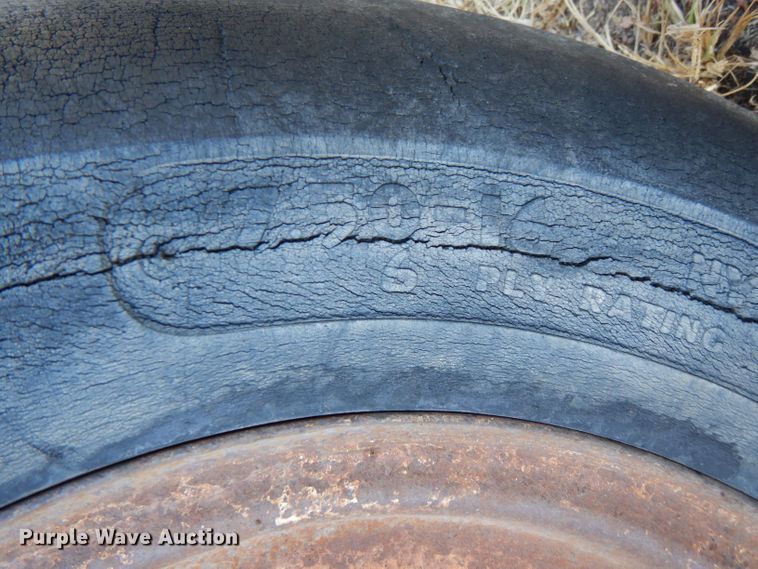 image for item LB9956 International 574  tractor