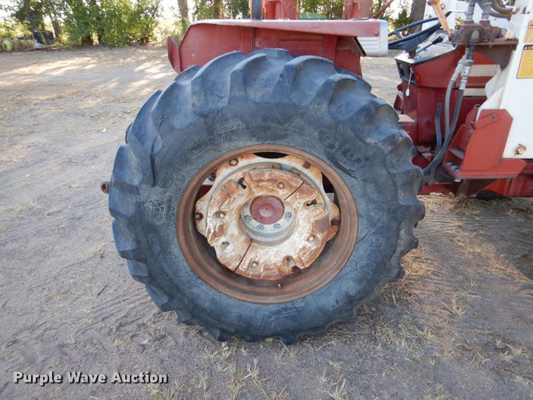 image for item LB9956 International 574  tractor