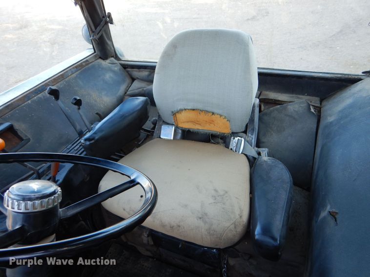 image for item LB9957 1979 John Deere 4840  tractor