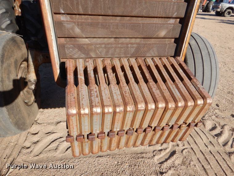 image for item LB9958 1979 Massey Ferguson 2775  tractor