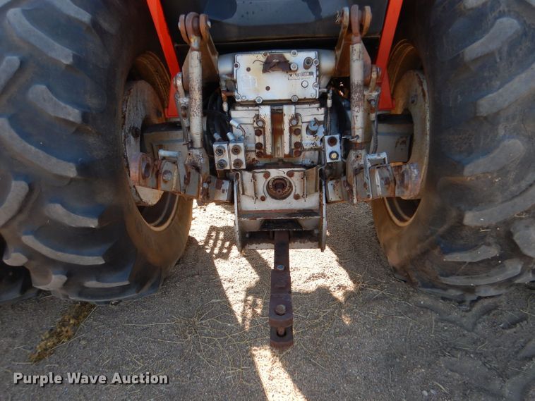 image for item LB9958 1979 Massey Ferguson 2775  tractor