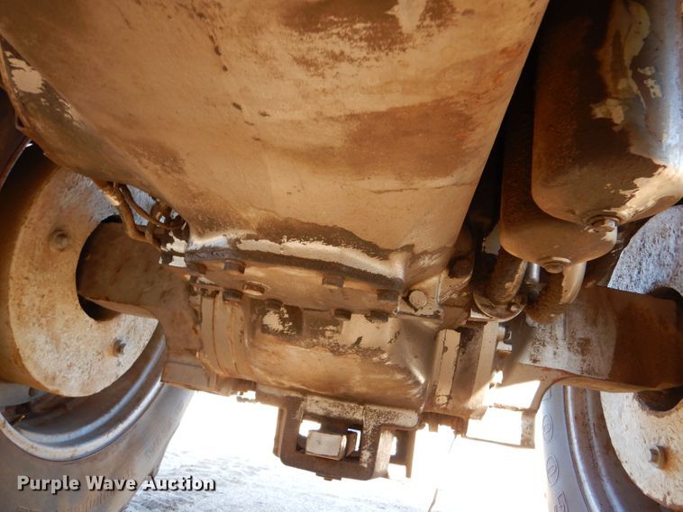 image for item LB9958 1979 Massey Ferguson 2775  tractor