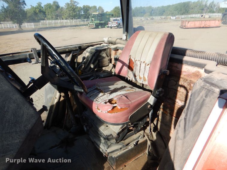 image for item LB9958 1979 Massey Ferguson 2775  tractor
