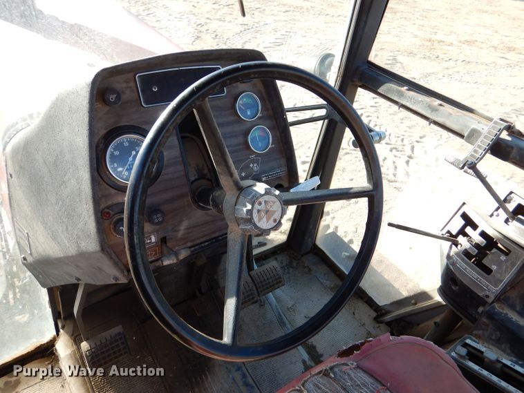 image for item LB9958 1979 Massey Ferguson 2775  tractor