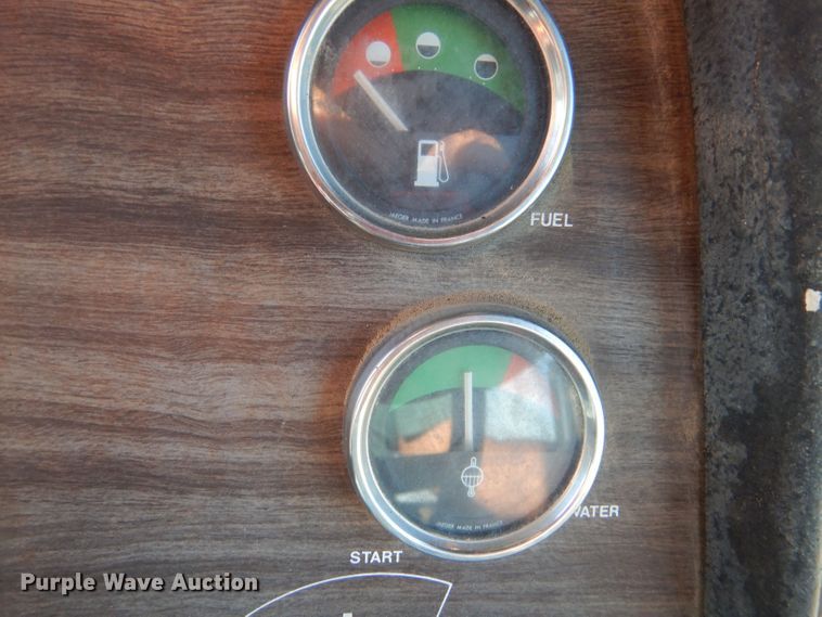 image for item LB9958 1979 Massey Ferguson 2775  tractor