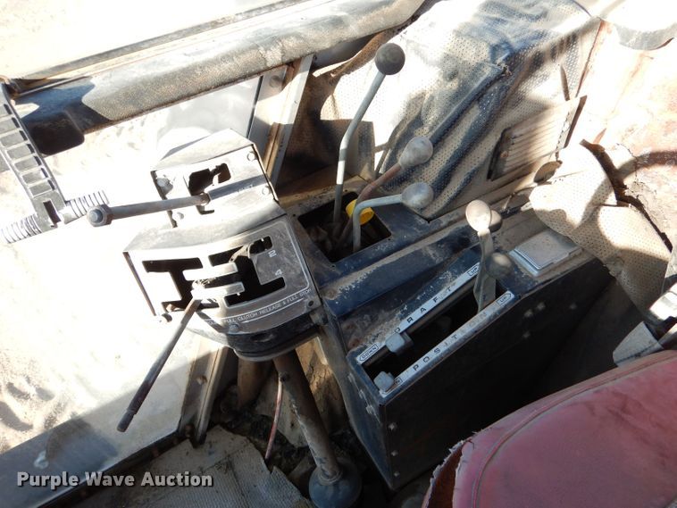 image for item LB9958 1979 Massey Ferguson 2775  tractor