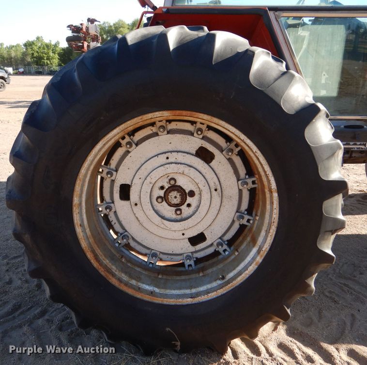 image for item LB9958 1979 Massey Ferguson 2775  tractor