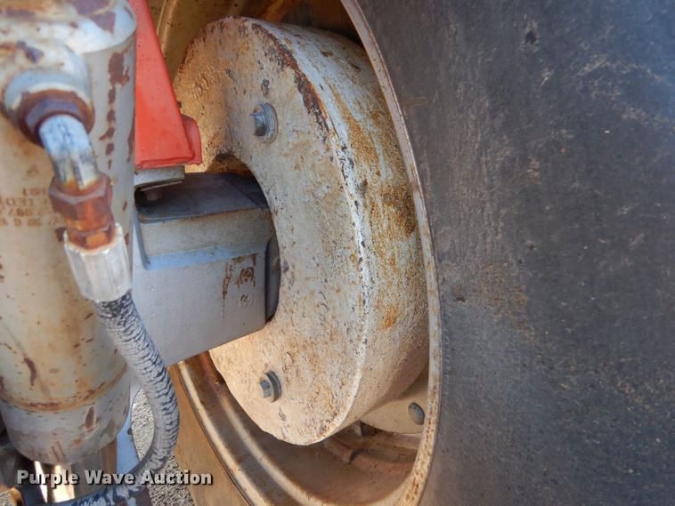 image for item LB9958 1979 Massey Ferguson 2775  tractor