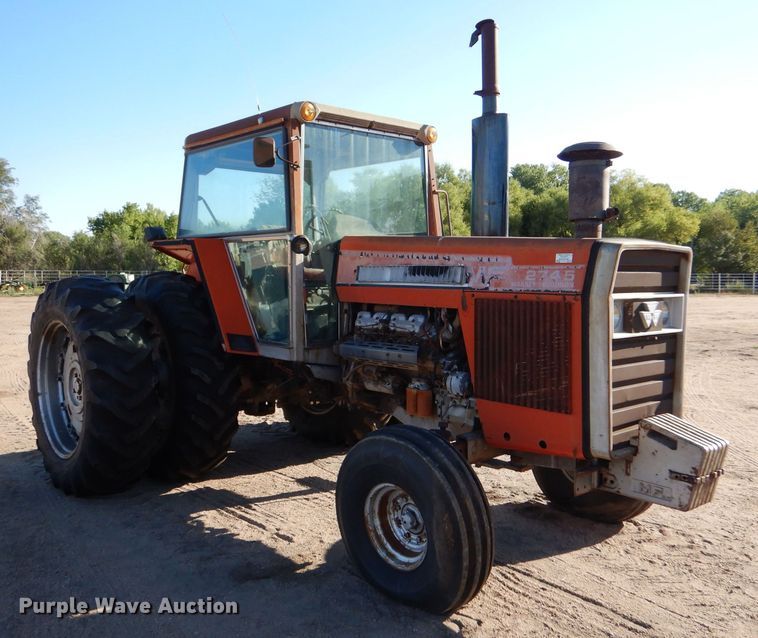 image for item LB9960 1979 Massey Ferguson 2745  tractor