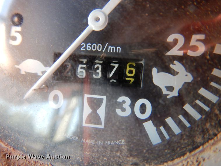 image for item LB9960 1979 Massey Ferguson 2745  tractor