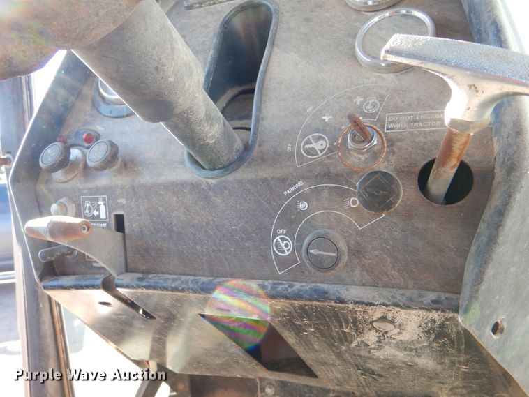 image for item LB9960 1979 Massey Ferguson 2745  tractor