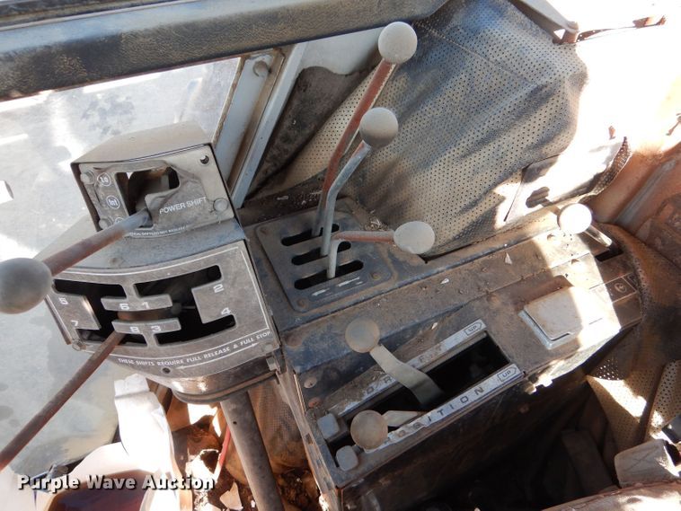 image for item LB9960 1979 Massey Ferguson 2745  tractor