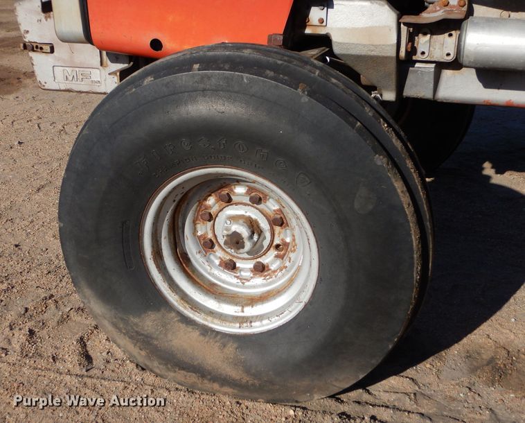 image for item LB9960 1979 Massey Ferguson 2745  tractor