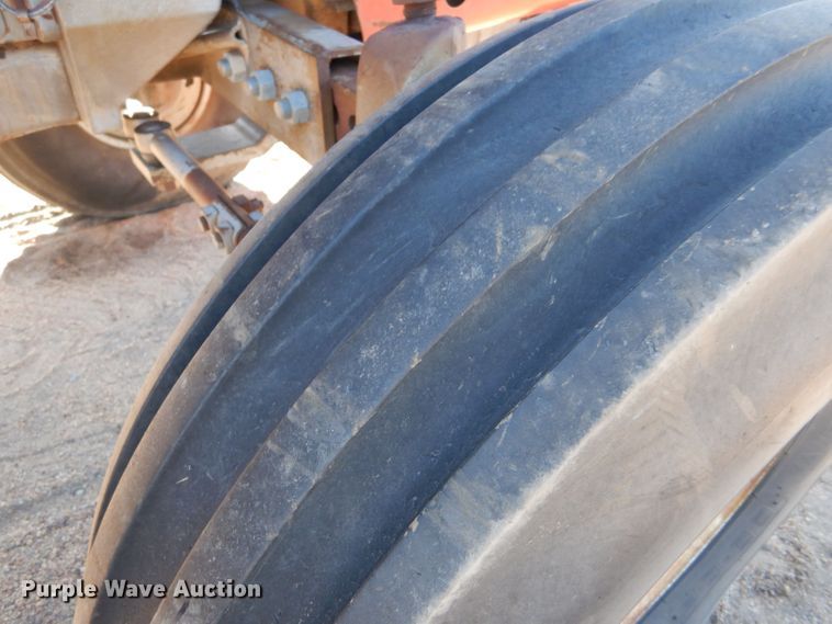 image for item LB9960 1979 Massey Ferguson 2745  tractor